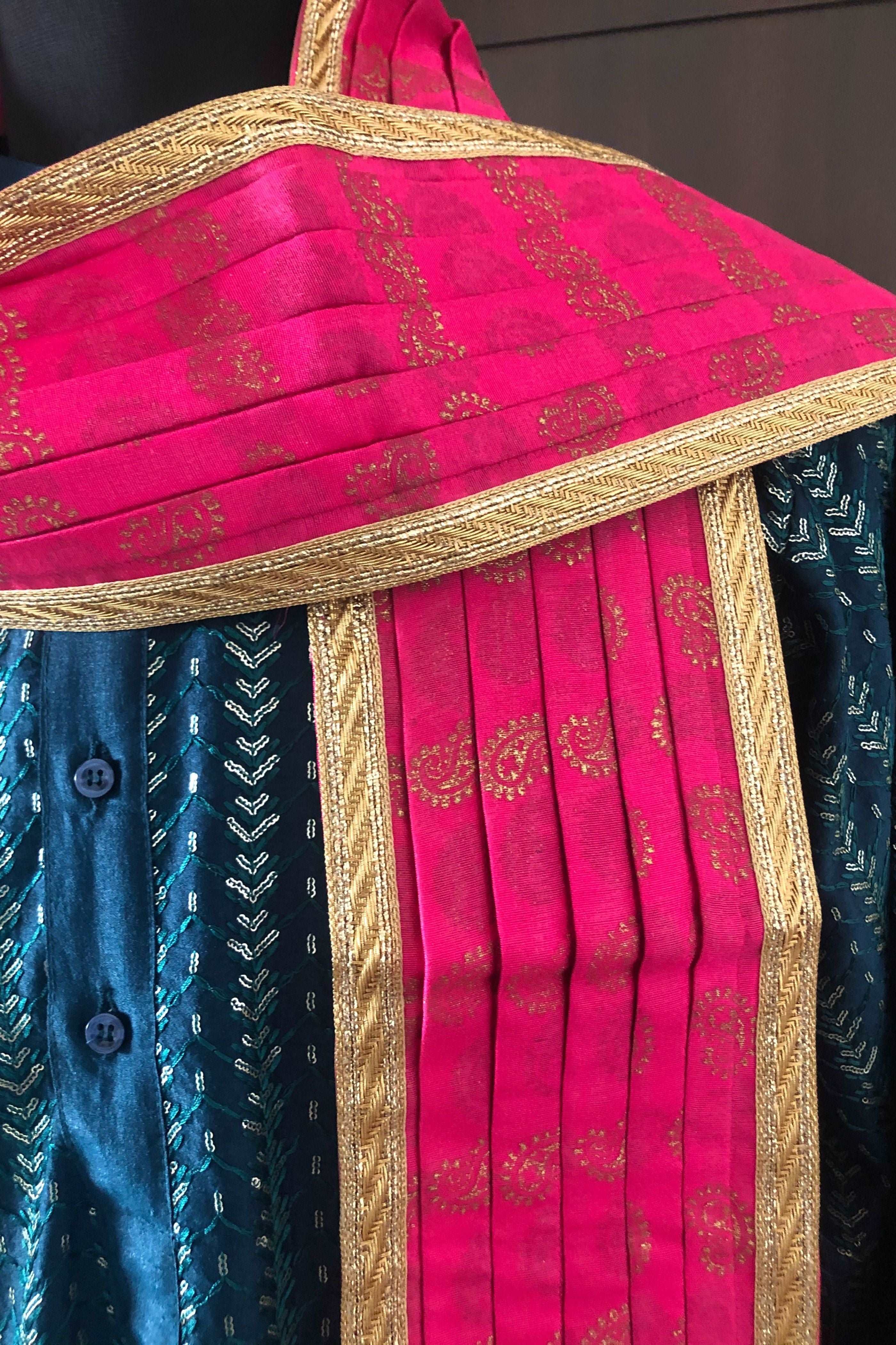 Pink Pleated Zari Golden Print Stole