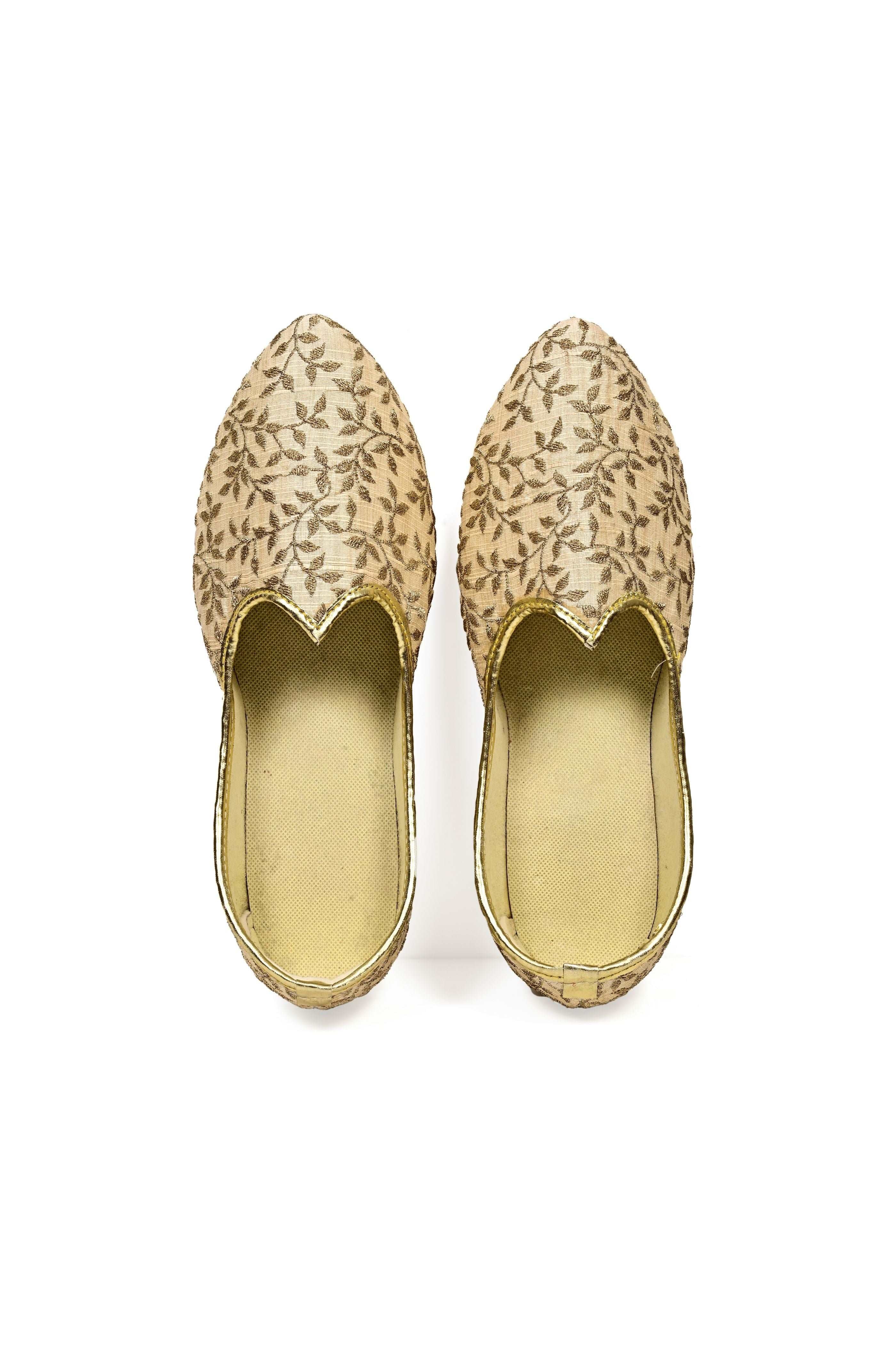 Punjabi Jutti For Men's Gold Traditional Handmade Wedding Bridal Shoes Ethnic Mojari Flat Khussa Jooti | Mojari Stylish Juttis | White Colour With Golden Motif