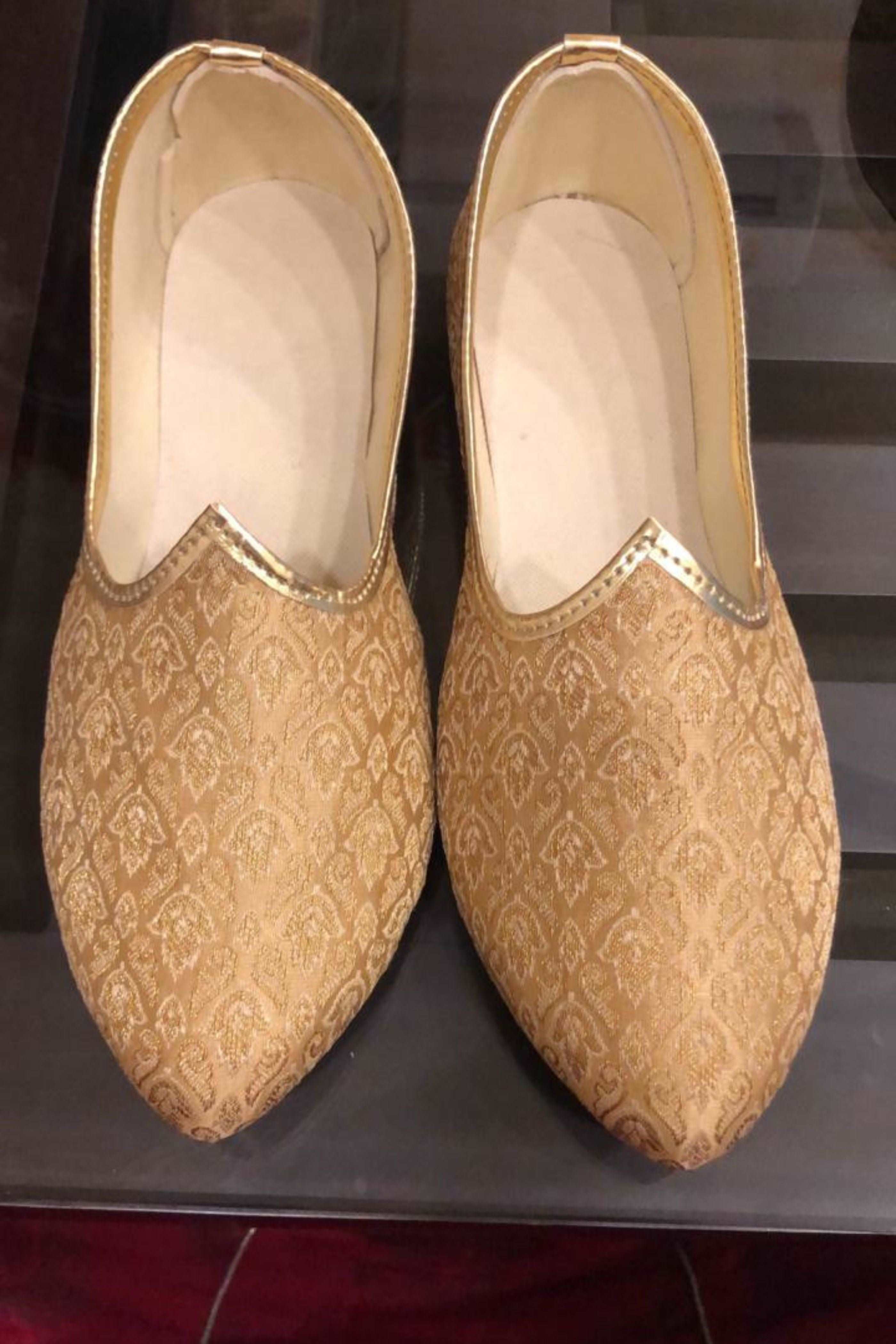 Punjabi Jutti For Men's Gold Traditional Handmade Wedding Bridal Shoes Ethnic Mojari Flat Khussa Jooti | Mojari Stylish Juttis | Silk Weaving Brocade