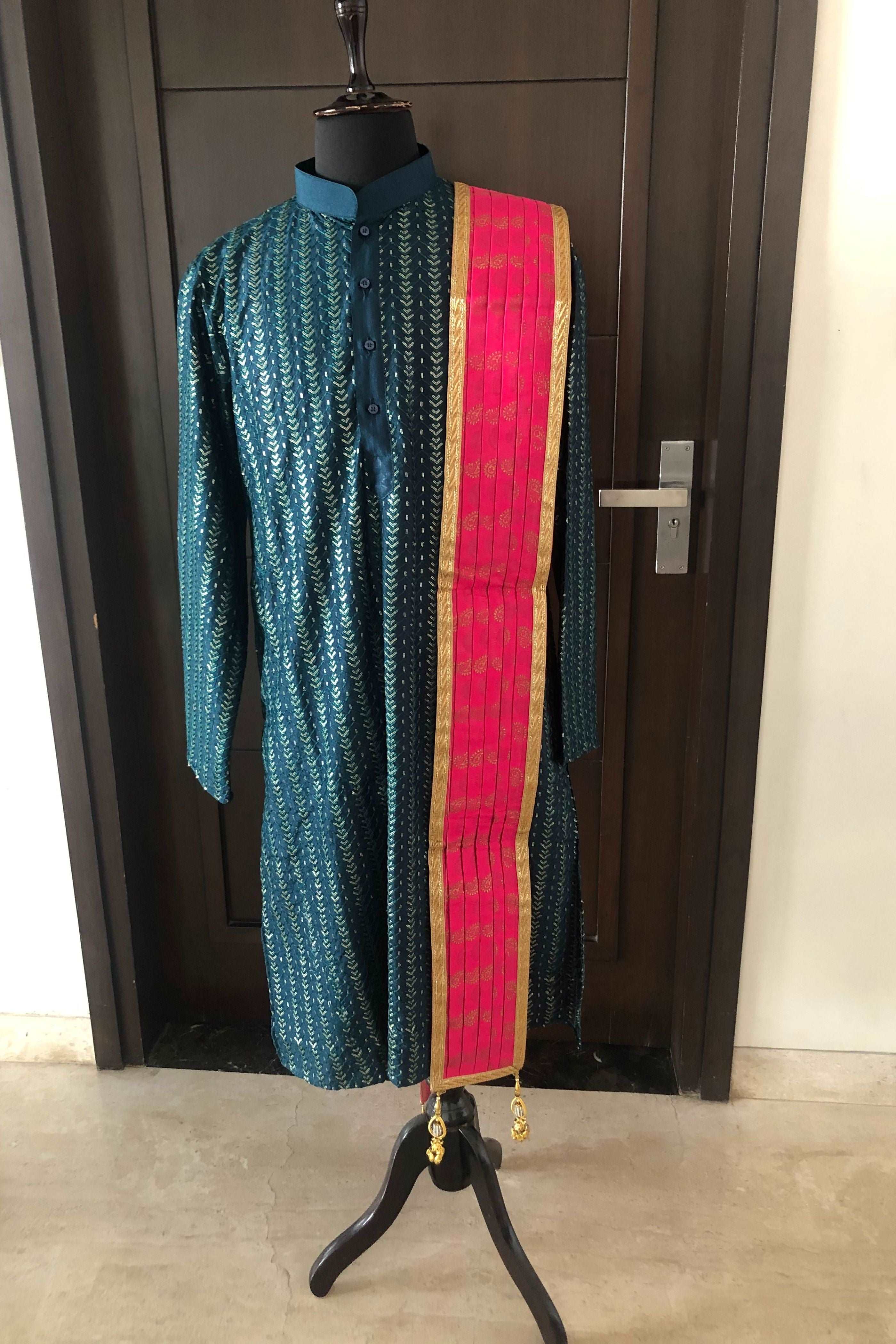 Pink Pleated Zari Golden Print Stole