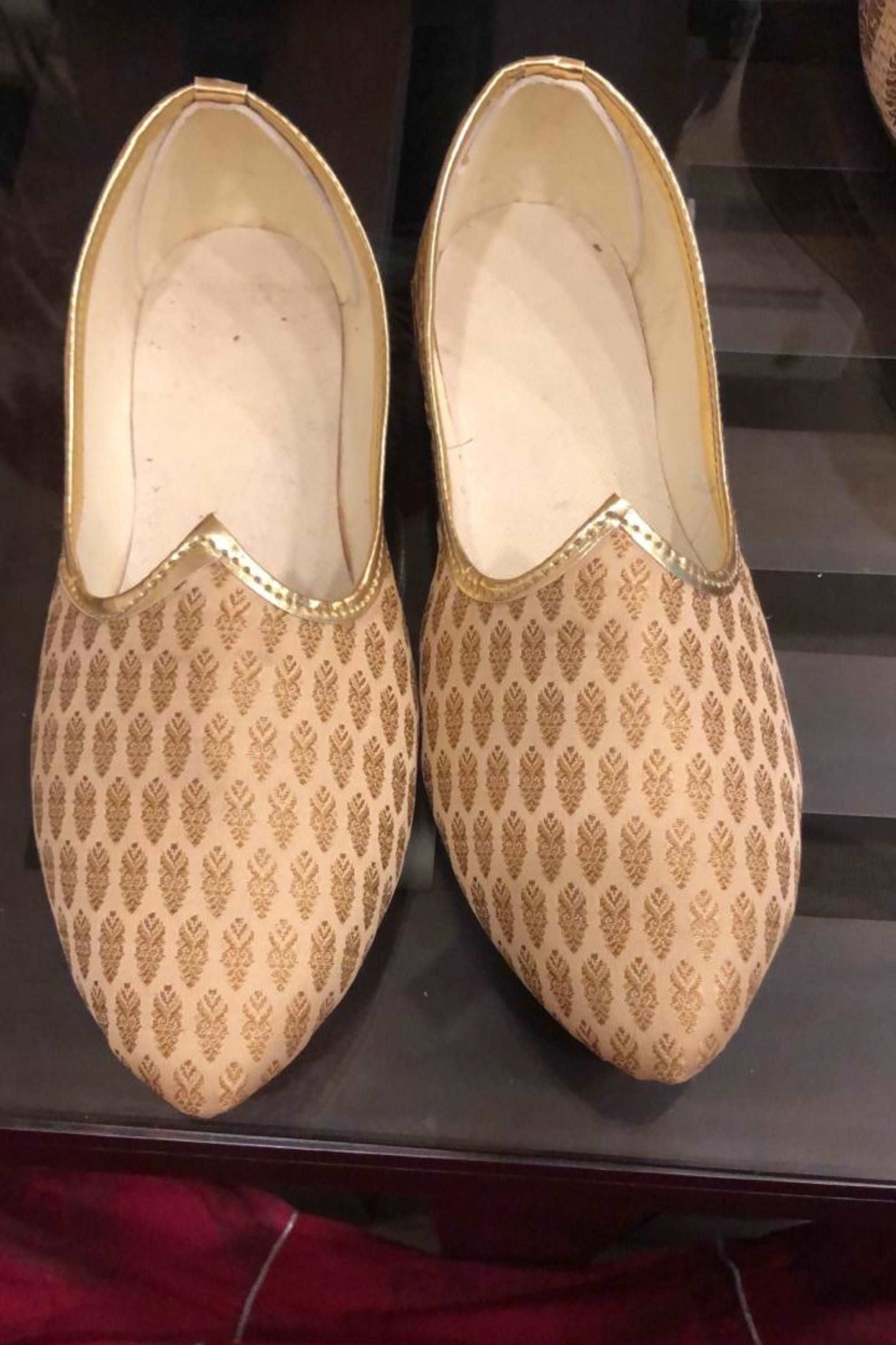 Punjabi Jutti For Men's Gold Traditional Handmade Wedding Bridal Shoes Ethnic Mojari Flat Khussa Jooti | Mojari Stylish Juttis | Silk Weaving Brocade