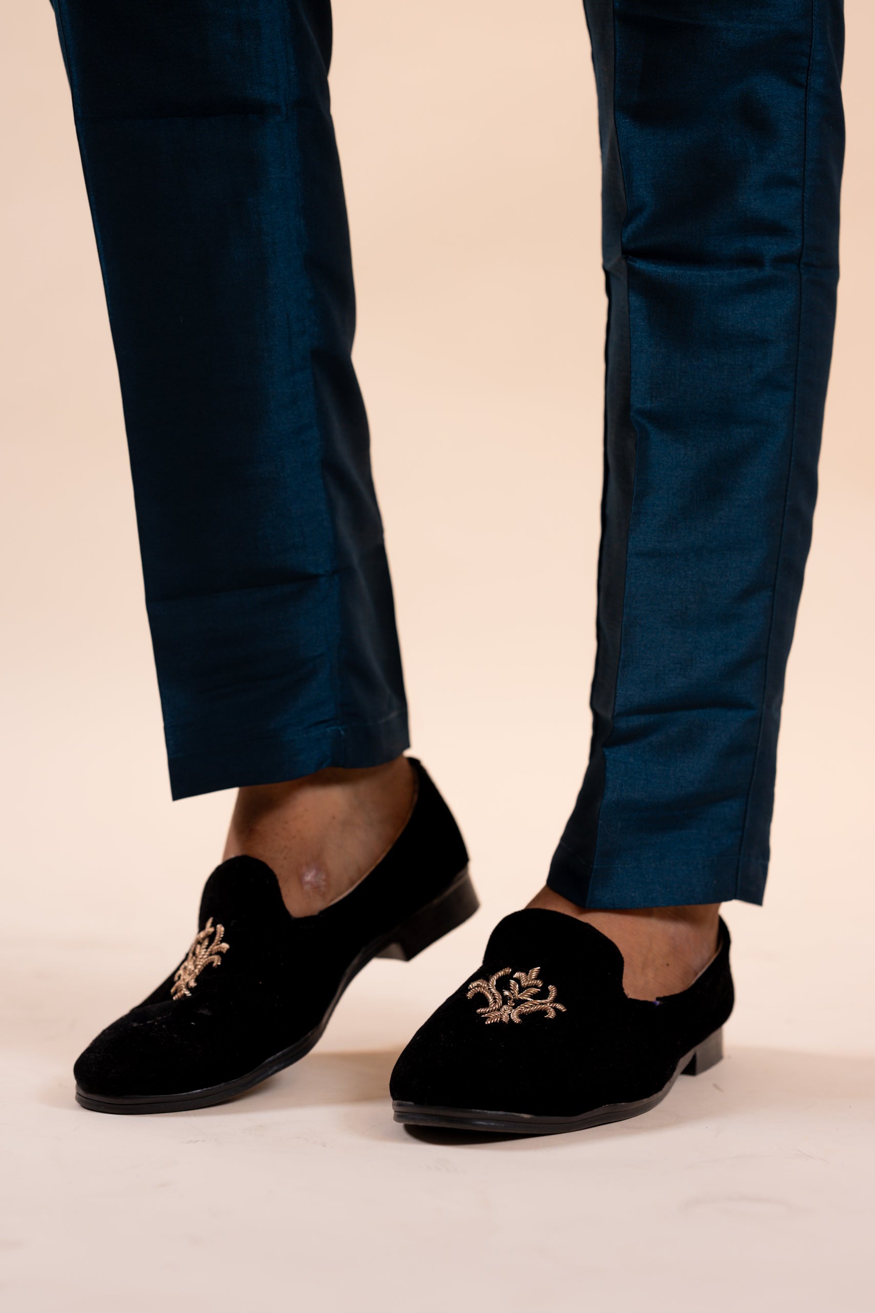 Punjabi Jutti For Men's Gold Traditional Handmade Wedding Bridal Shoes Ethnic Mojari Flat Khussa Jooti | Mojari Stylish Juttis | Silk Weaving Brocade