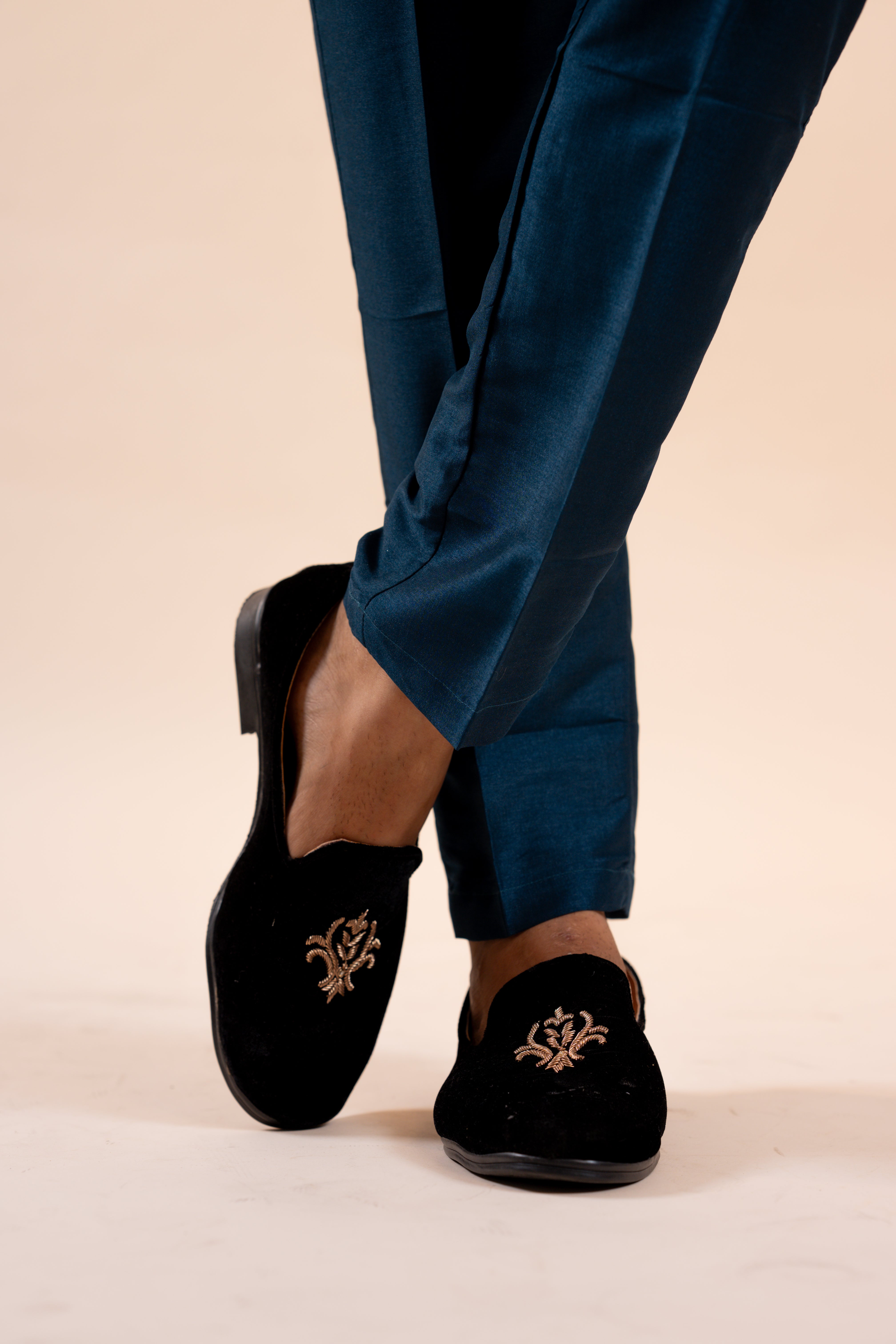 Punjabi Jutti For Men's Gold Traditional Handmade Wedding Bridal Shoes Ethnic Mojari Flat Khussa Jooti | Mojari Stylish Juttis | Silk Weaving Brocade