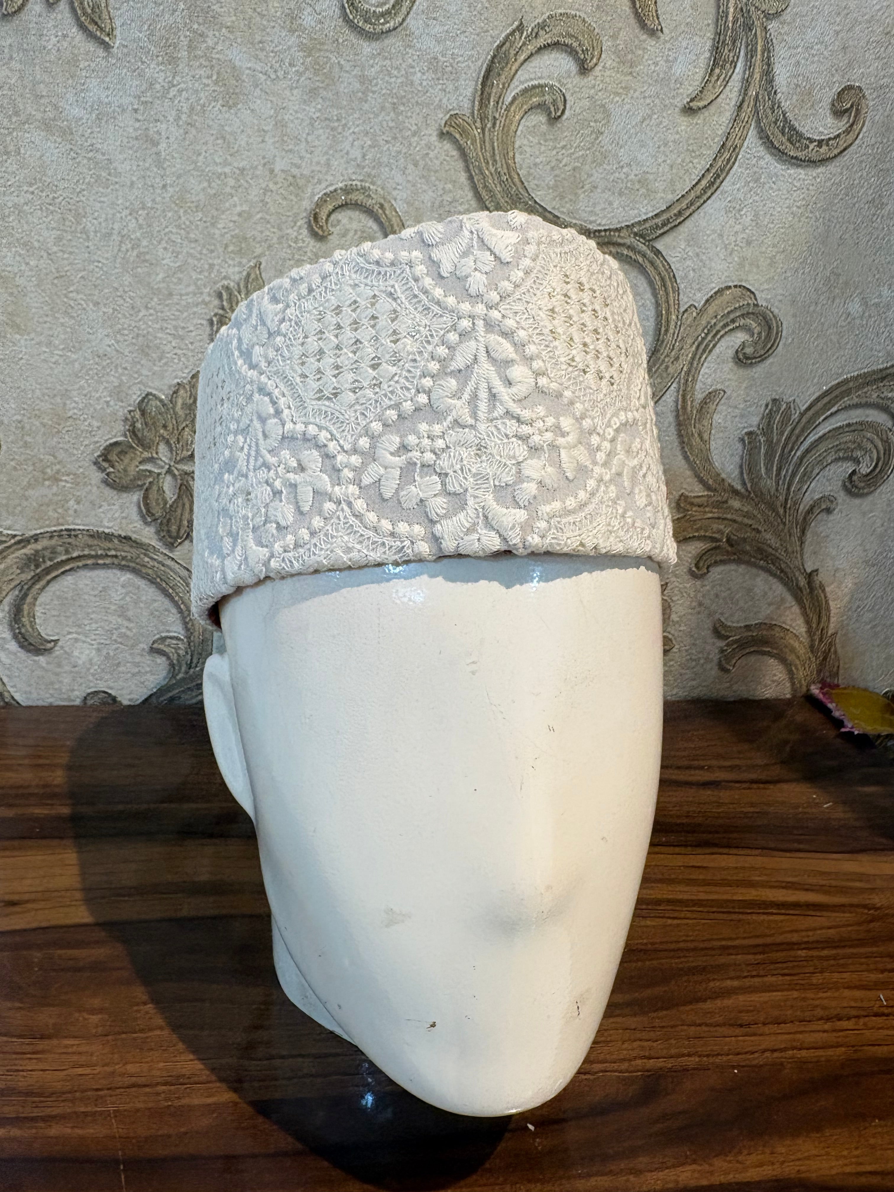 Premium White Peshawari / Rampuri Topi (Kufi Cap) – Chikankari Weaving Silk Muslim Prayer Hat for Namaz & Eid – Elegant Self Design – Sizes Up to 24 Inch