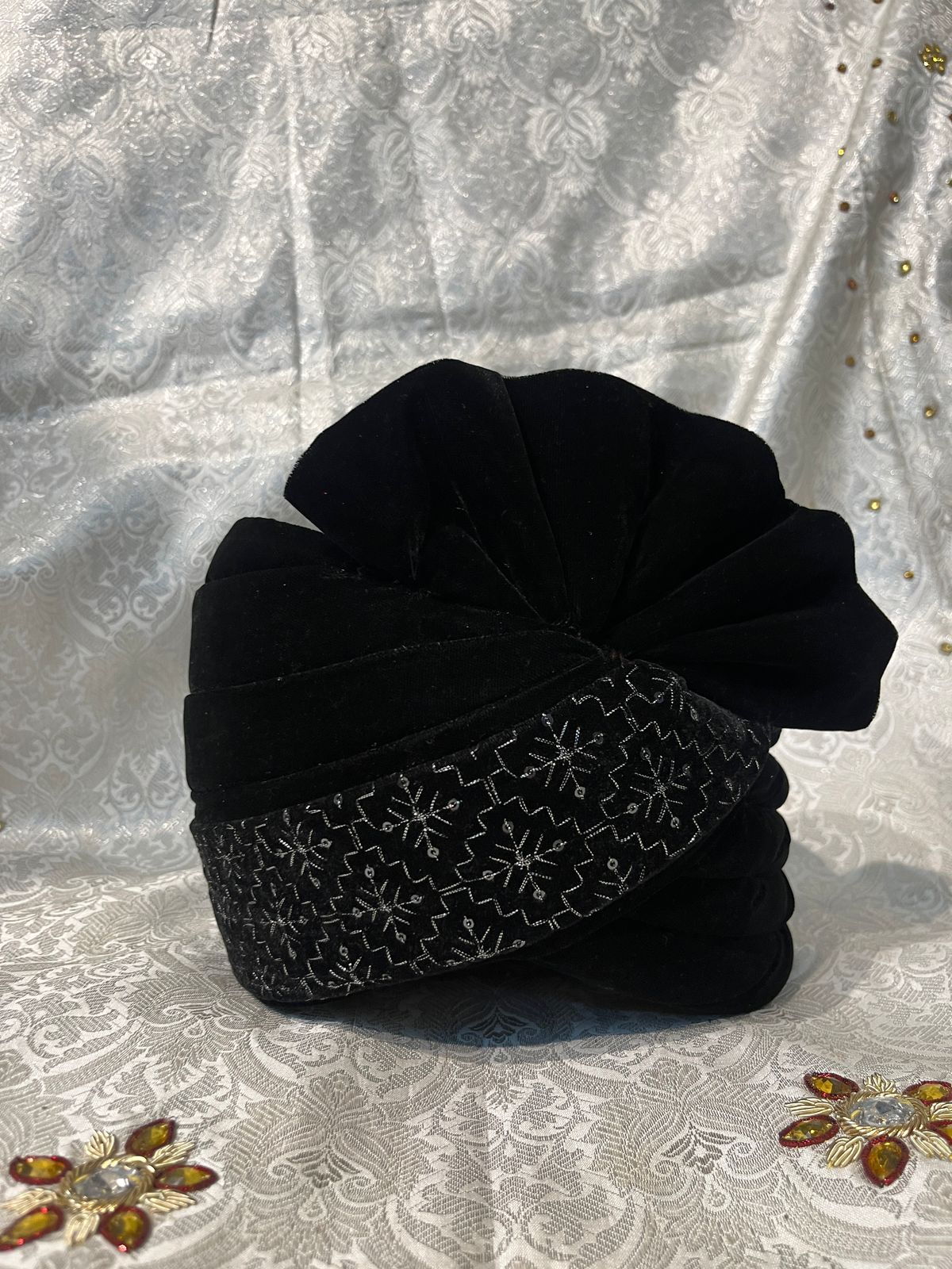 Stitched Handwork Border Safa/turban/pagri/pheta | Pheta (Turban Safa) For Wedding/marriage And Traditional Function (Boarder might change as per the availability)