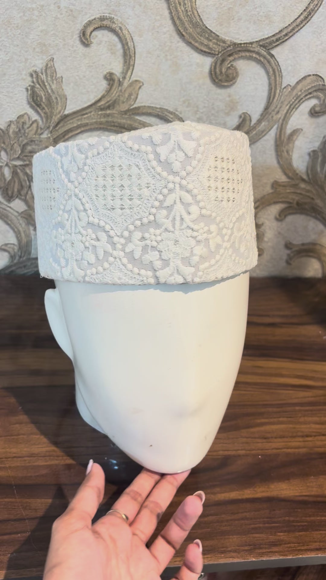 Premium White Peshawari / Rampuri Topi (Kufi Cap) – Chikankari Weaving Silk Muslim Prayer Hat for Namaz & Eid – Elegant Self Design – Sizes Up to 24 Inch