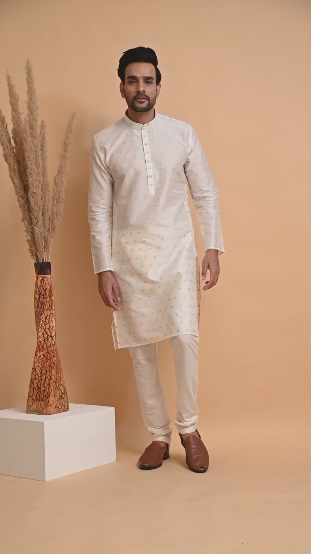 Mens White Jacquard Silk kurta pyjama ethnic traditional wear Indian party suit kurta men